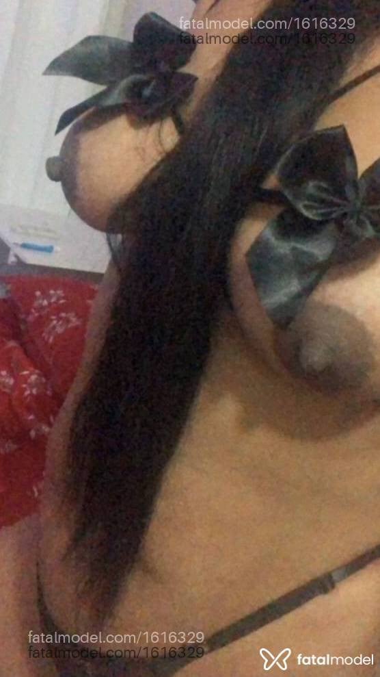 Acompanhante mulher com cabelo castanho de olhos castanhos - Livia Schneider