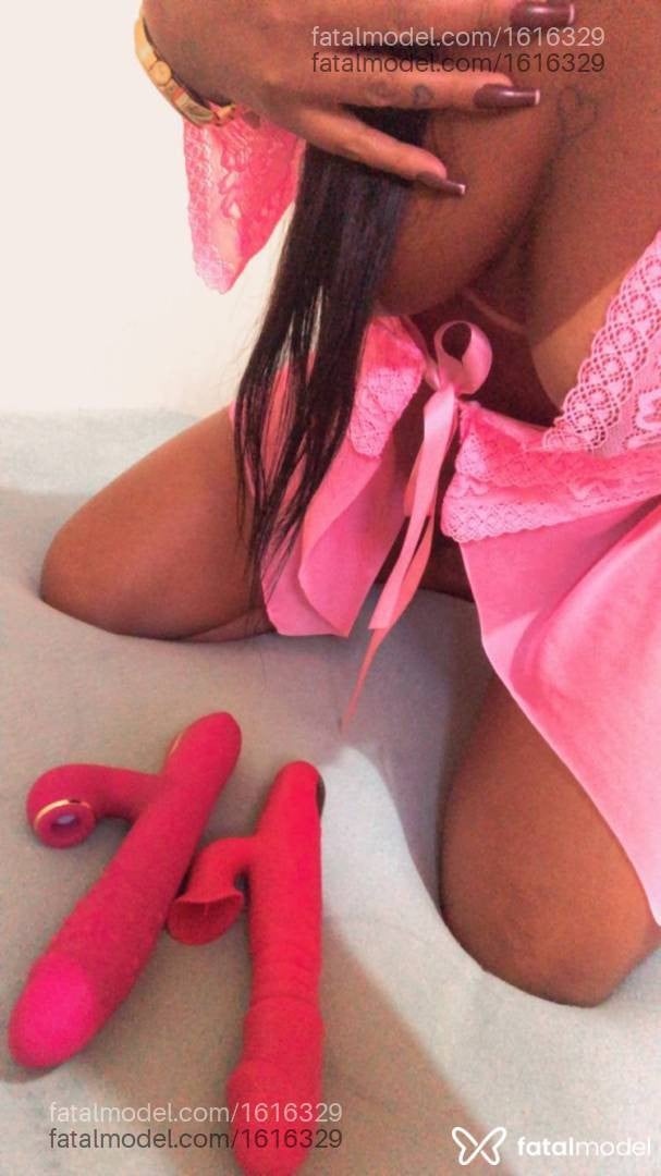 Acompanhante mulher com cabelo castanho de olhos castanhos - Livia Schneider