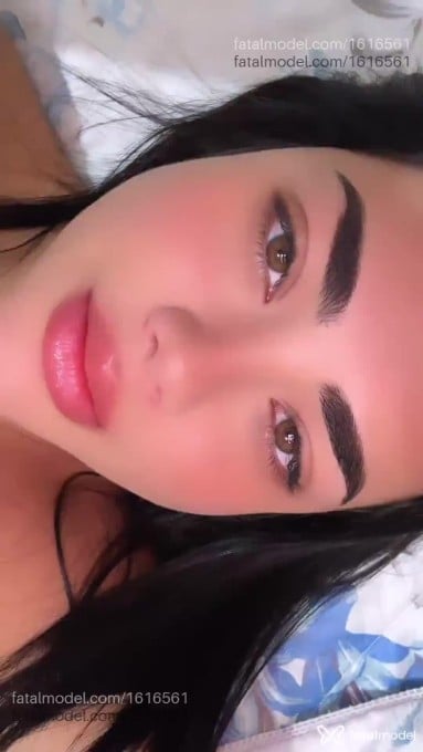 Acompanhante mulher morena (o) de olhos mel - Lays Correia