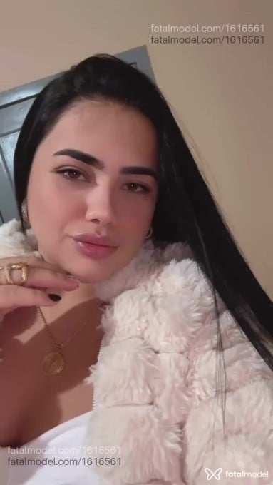 Acompanhante mulher morena (o) de olhos mel - Lays Correia