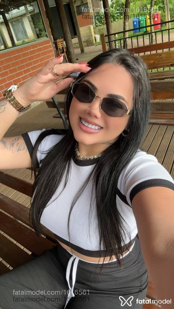 Acompanhante mulher morena (o) de olhos mel - Lays Correia