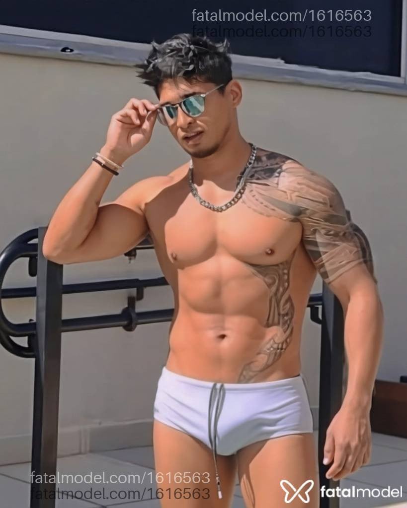 Acompanhante homem com cabelo castanho de olhos pretos - Kalahari