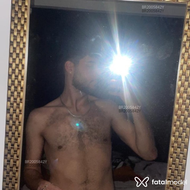 Acompanhante homem morena (o) de olhos castanhos em Virtual - Noah