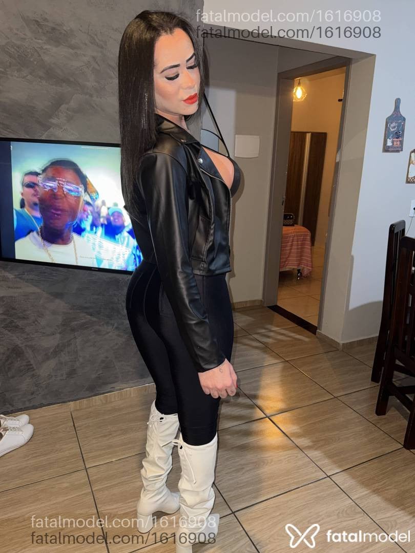 Acompanhante travesti com cabelo castanho de olhos castanhos em Garopaba - Evelyn pantera
