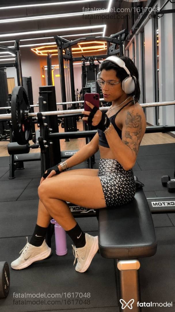 Acompanhante travesti morena (o) de olhos castanhos - Laura Acompanhante travesti morena (o) de olhos castanhos - Laura