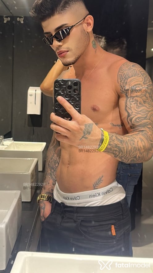 Acompanhante homem morena (o) de olhos castanhos em São Paulo - Alexx Machado