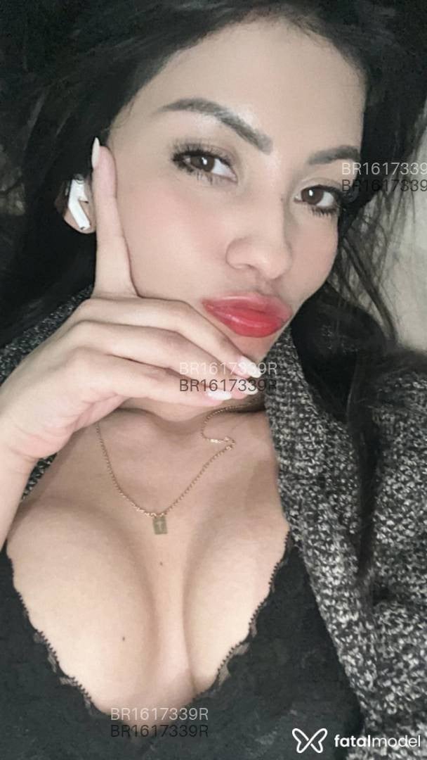 Acompanhante mulher com cabelo castanho de olhos castanhos em São Paulo Acompanhante mulher com cabelo castanho de olhos castanhos em São Paulo - Sara Sampaio