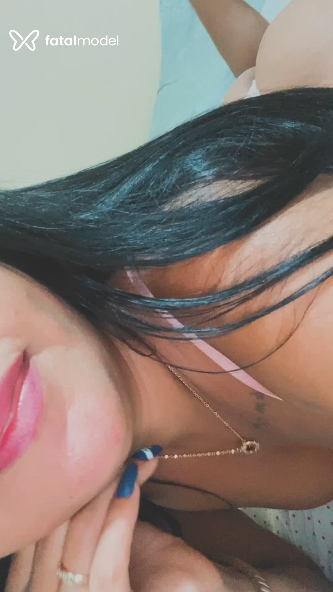 Acompanhante mulher com cabelo castanho de olhos castanhos - Vitória Borges Acompanhante mulher com cabelo castanho de olhos castanhos - Vitória Borges
