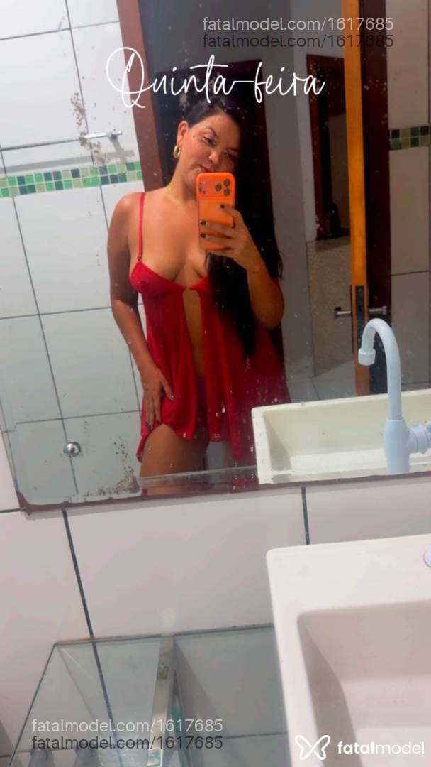 Acompanhante mulher com cabelo castanho de olhos castanhos - Vitória Borges