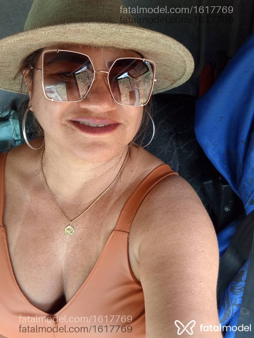 Acompanhante mulher morena (o) de olhos castanhos - Cristiane