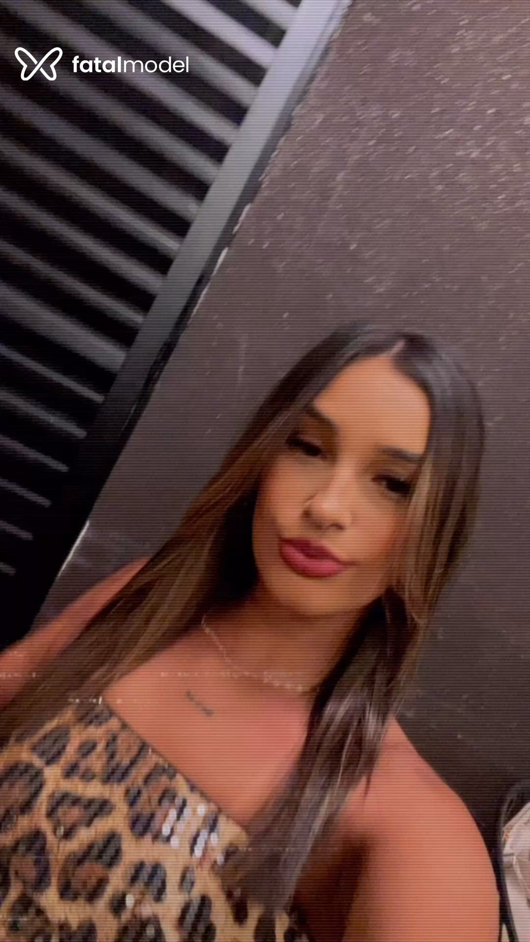 Acompanhante mulher morena (o) de olhos castanhos - Mel Bellini