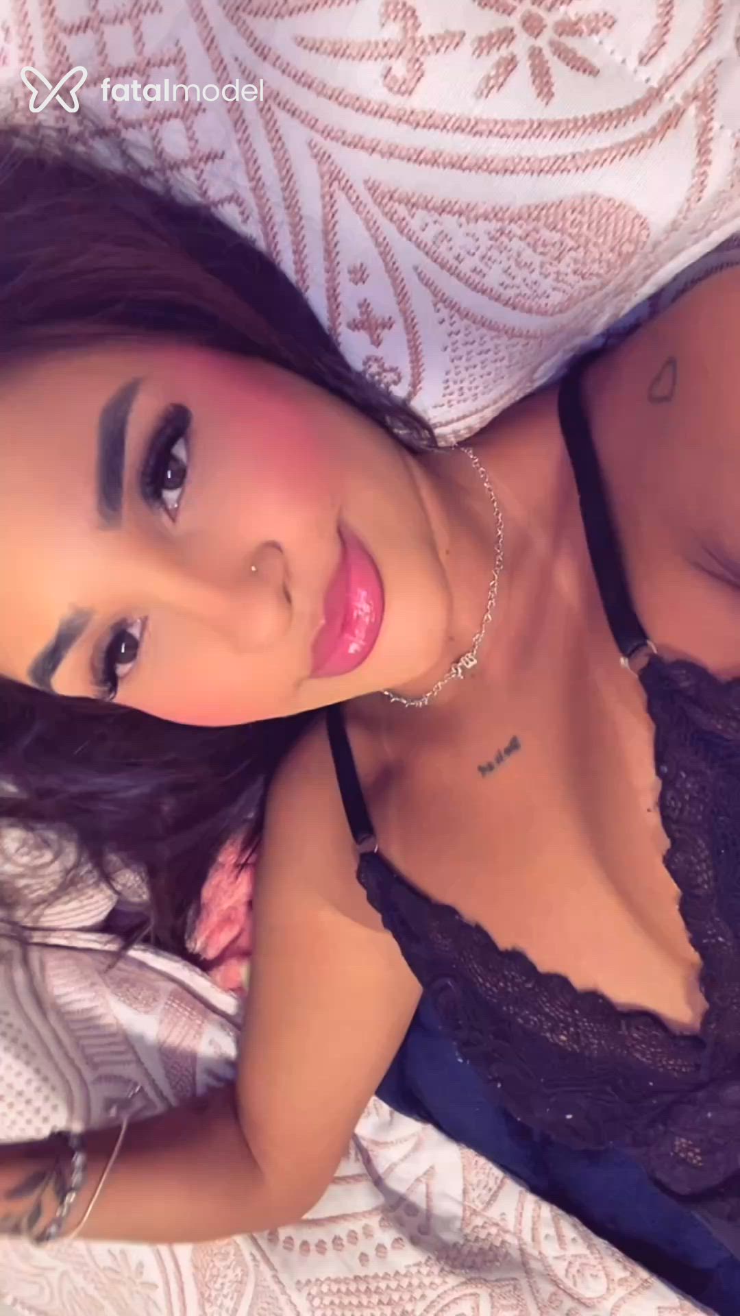 Acompanhante mulher morena (o) de olhos castanhos - Mel Bellini