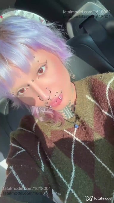 Acompanhante mulher com cabelo colorido de olhos castanhos em São Paulo - Mistress Michi