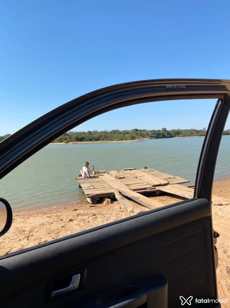 Acompanhante mulher morena (o) de olhos pretos em Goiás Acompanhante mulher morena (o) de olhos pretos em Goiás - Neves