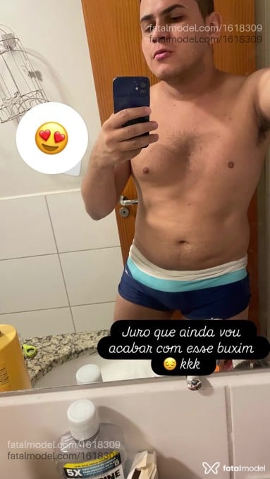 Acompanhante homem com cabelo castanho de olhos castanhos em Goiânia Acompanhante homem com cabelo castanho de olhos castanhos em Goiânia - OLIVER HEYLEL