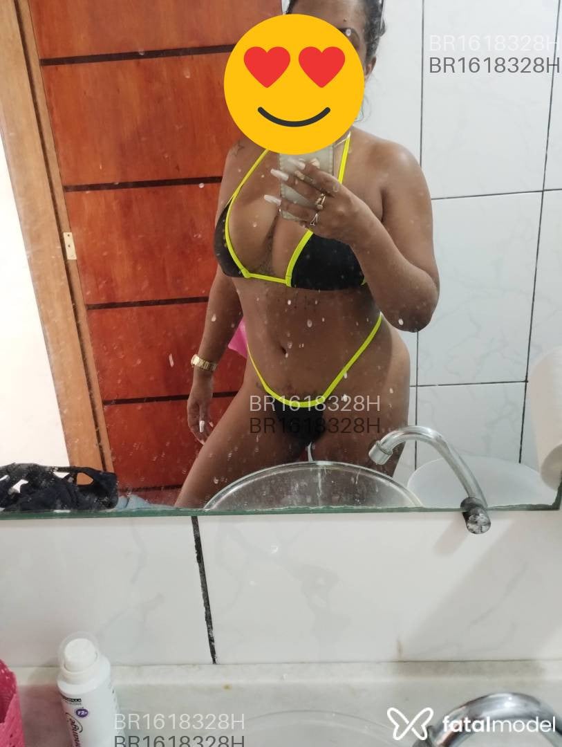 Acompanhante mulher com cabelo castanho de olhos castanhos - Morena Acompanhante mulher com cabelo castanho de olhos castanhos - Morena