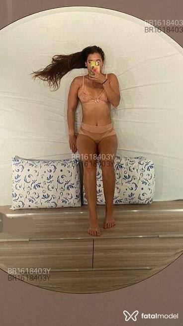 Acompanhante mulher com cabelo castanho de olhos mel em Rio de Janeiro - Jeniffer Silva
