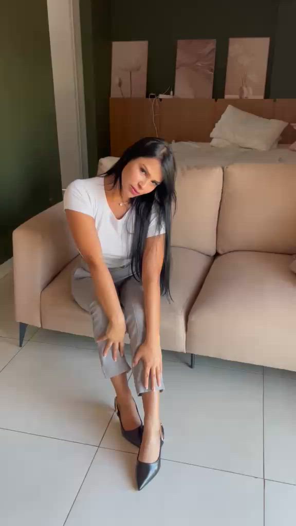 Acompanhante mulher morena (o) de olhos castanhos - Indi Kaly