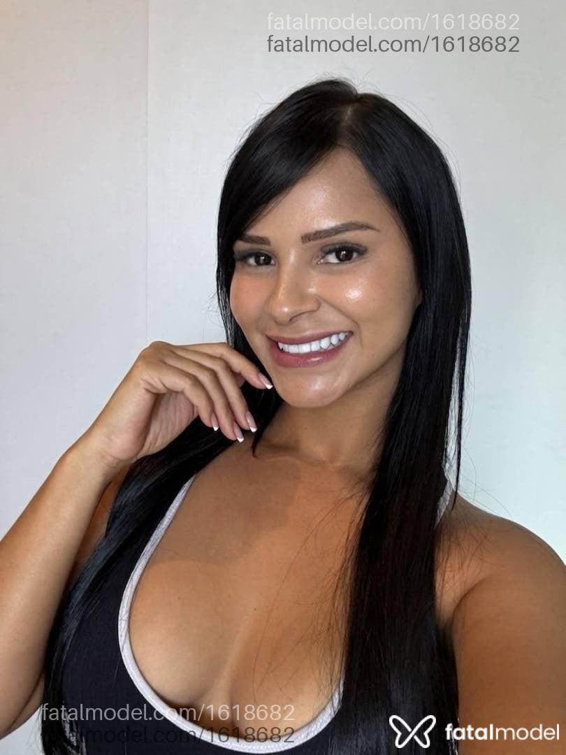 Acompanhante mulher morena (o) de olhos castanhos - Indi Alvez