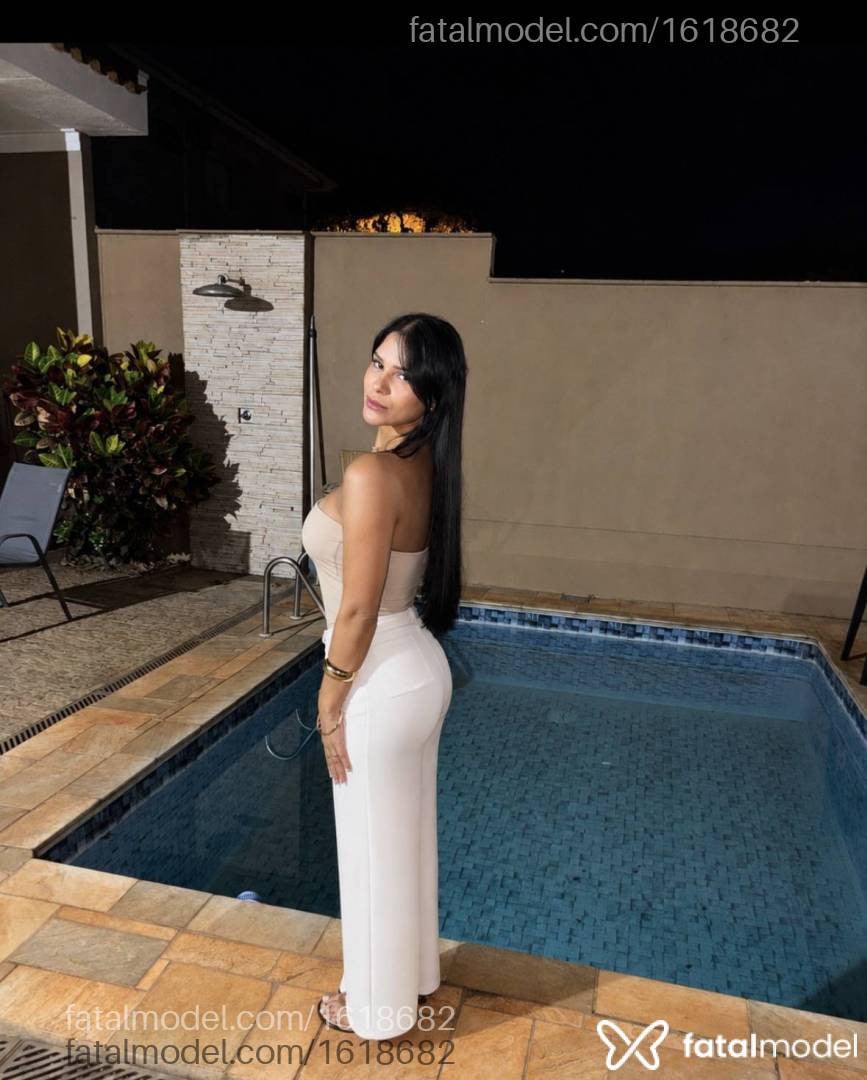 Acompanhante mulher morena (o) de olhos castanhos - Indi Alvez
