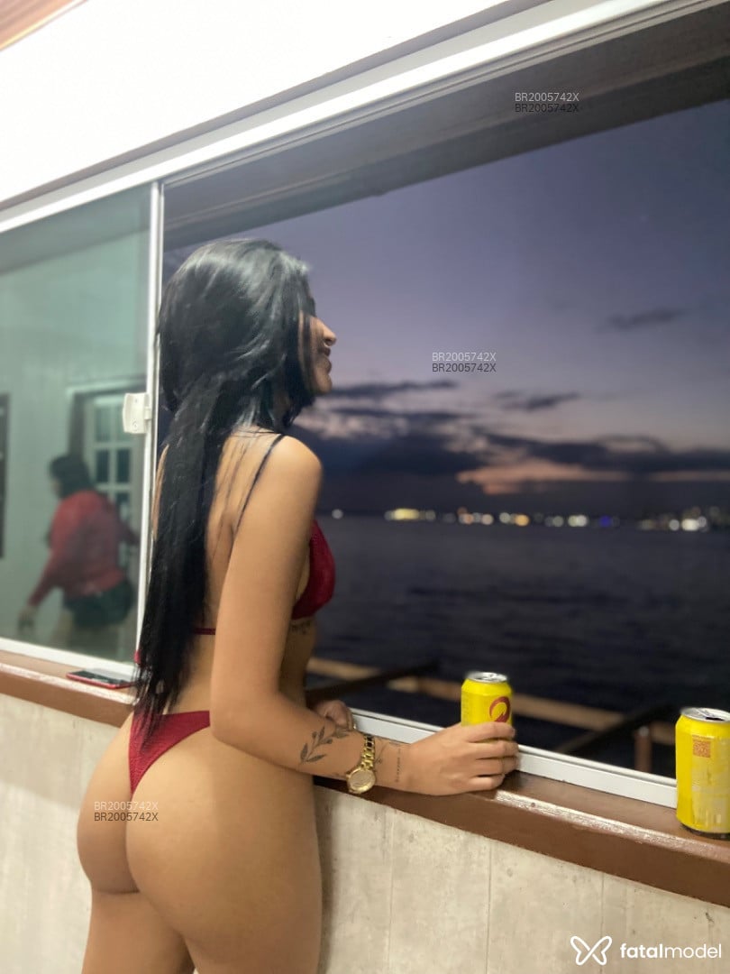 Acompanhante mulher morena (o) de olhos castanhos em Virtual Acompanhante mulher morena (o) de olhos castanhos em Virtual - Ana Petrova