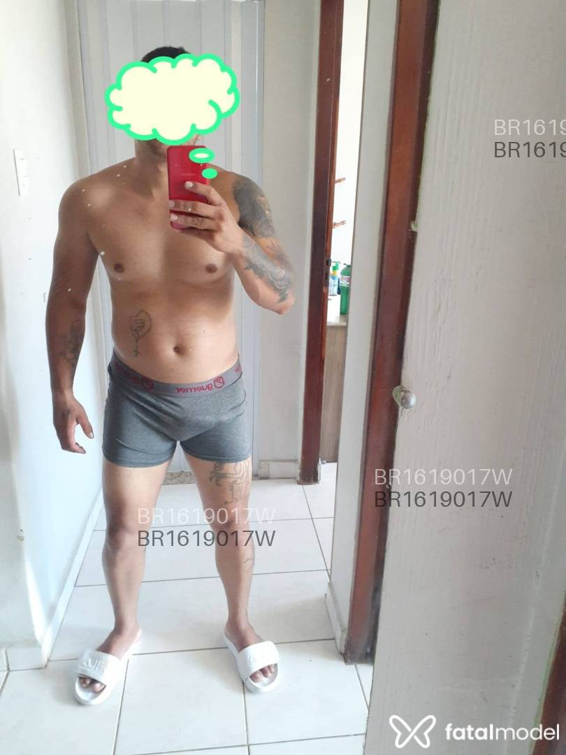 Acompanhante homem morena (o) de olhos castanhos em Colatina Acompanhante homem morena (o) de olhos castanhos em Colatina - Lorri