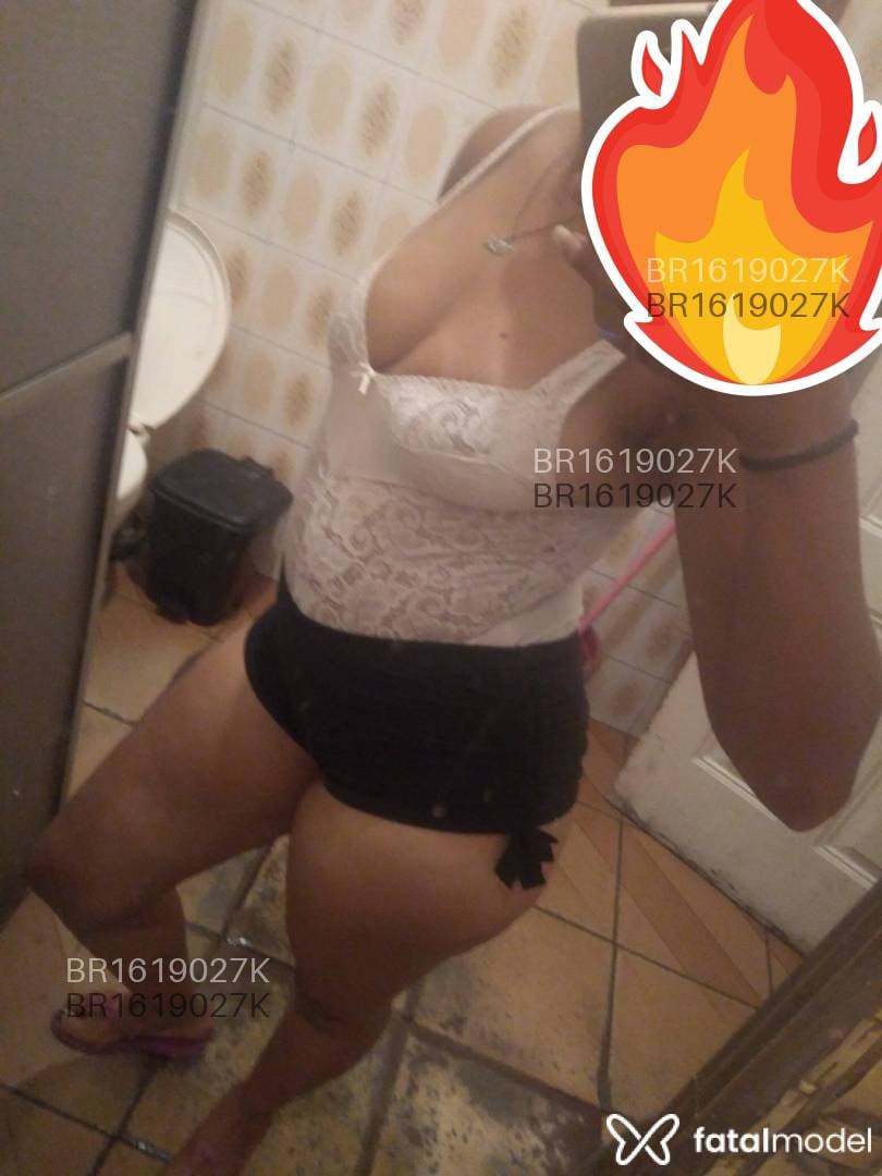 Acompanhante mulher com cabelo colorido de olhos castanhos em Pelotas Acompanhante mulher com cabelo colorido de olhos castanhos em Pelotas - Natyh fisher