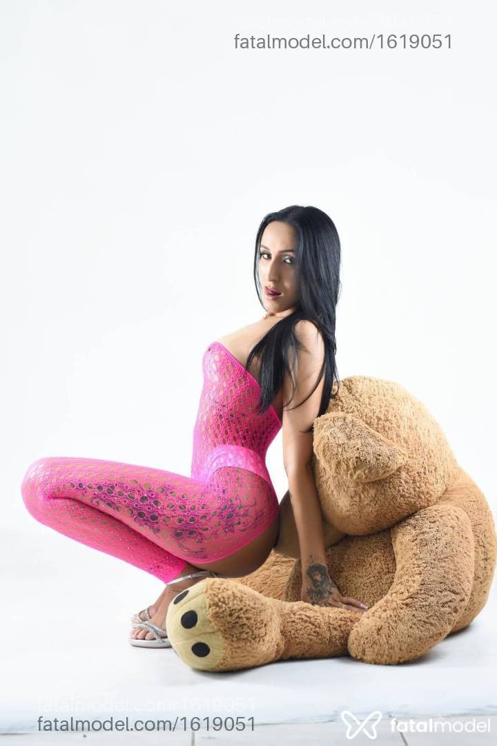 Acompanhante travesti com cabelo castanho de olhos castanhos - Andressa Araújo
