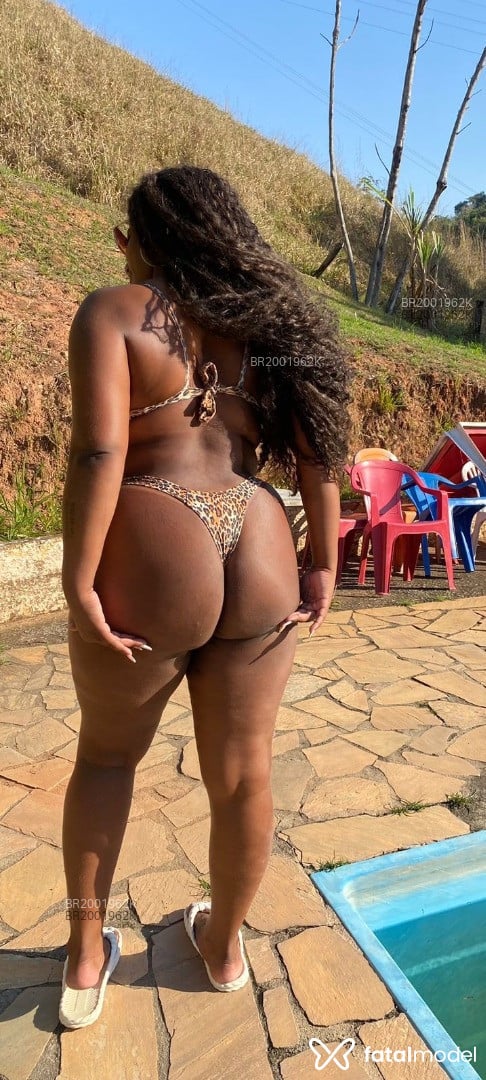 Acompanhante mulher com cabelo castanho de olhos castanhos em Barra do Piraí Acompanhante mulher com cabelo castanho de olhos castanhos em Barra do Piraí - Elena