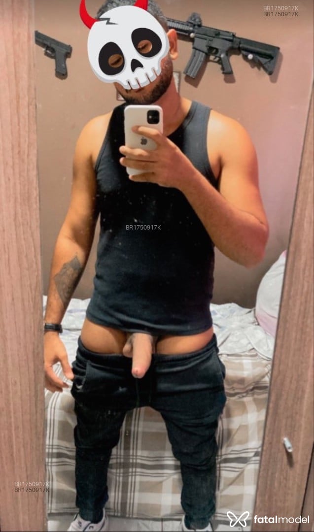 Acompanhante homem morena (o) de olhos pretos em Virtual Acompanhante homem morena (o) de olhos pretos em Virtual - Kleyb