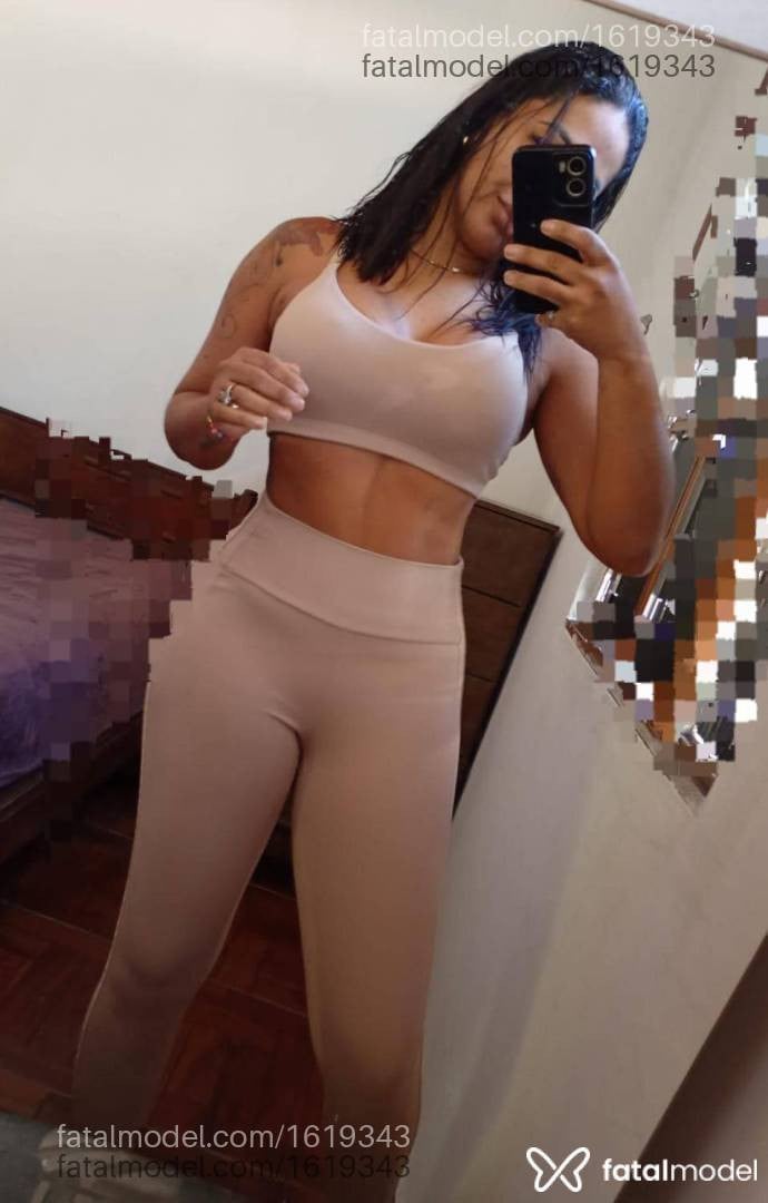 Acompanhante mulher com cabelo castanho de olhos castanhos em São João Del Rei - Mel