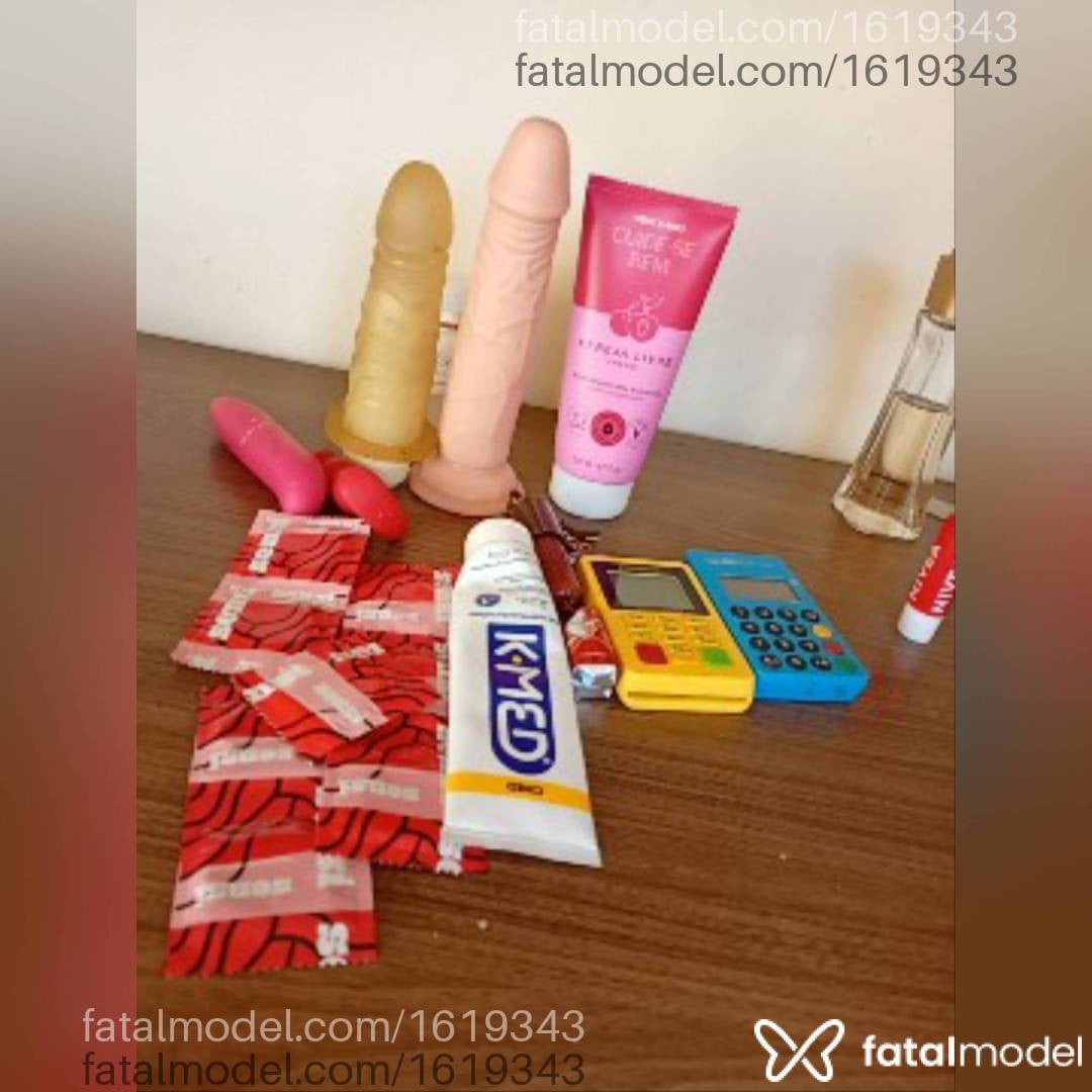 Acompanhante mulher com cabelo castanho de olhos castanhos em Barbacena - Mel