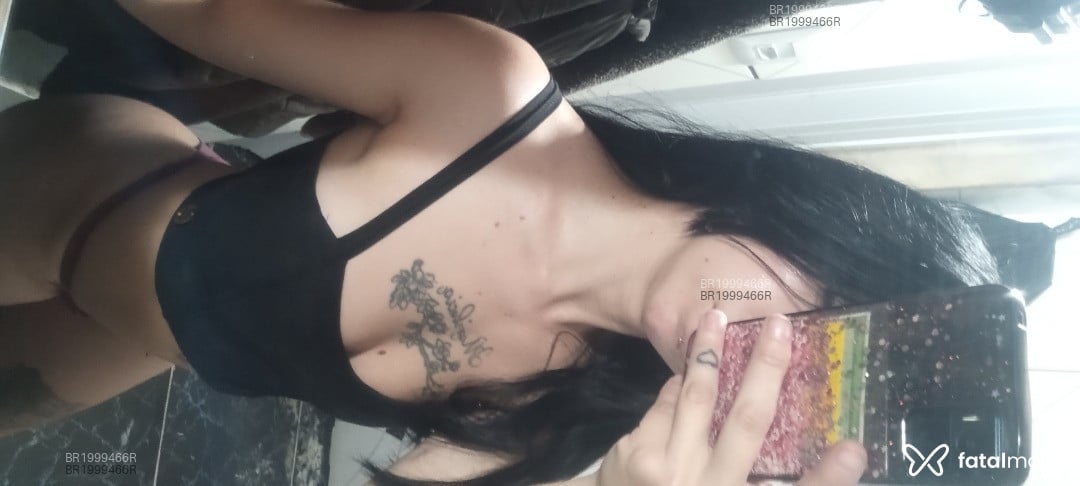 Acompanhante mulher morena (o) de olhos castanhos em Virtual - Beatriz