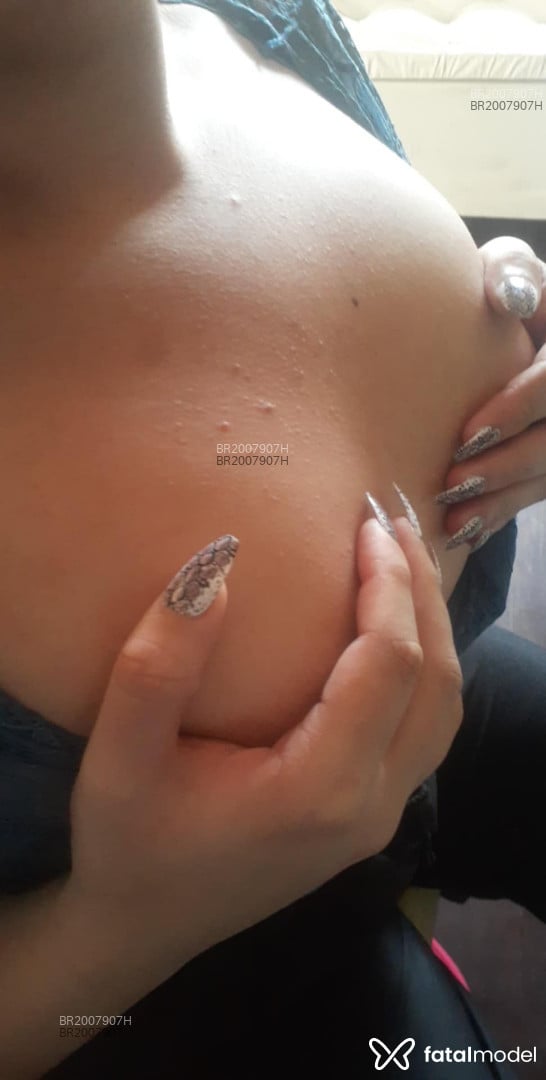 Acompanhante mulher trans morena (o) de olhos castanhos em Porto Alegre - Rhyanna