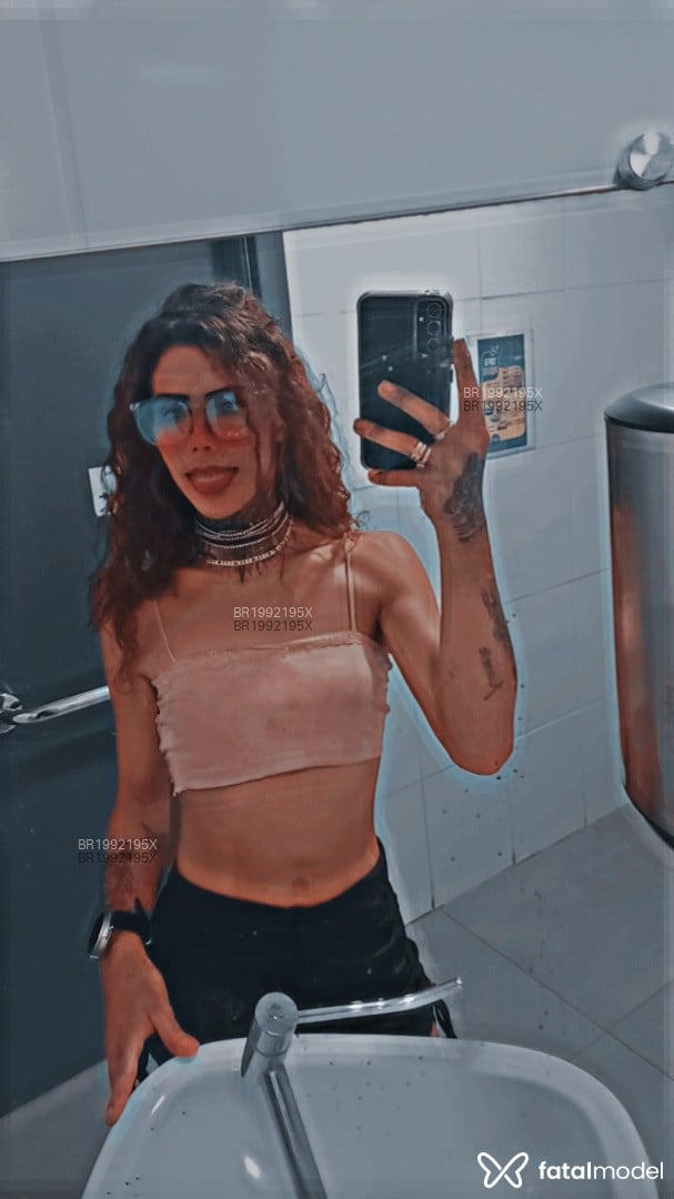 Acompanhante mulher trans ruiva (o) de olhos castanhos em Curitiba Acompanhante mulher trans ruiva (o) de olhos castanhos em Curitiba - Brenda