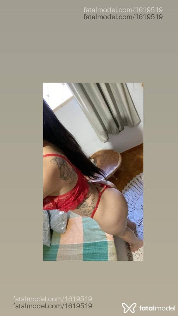 Acompanhante mulher morena (o) de olhos pretos - Helena
