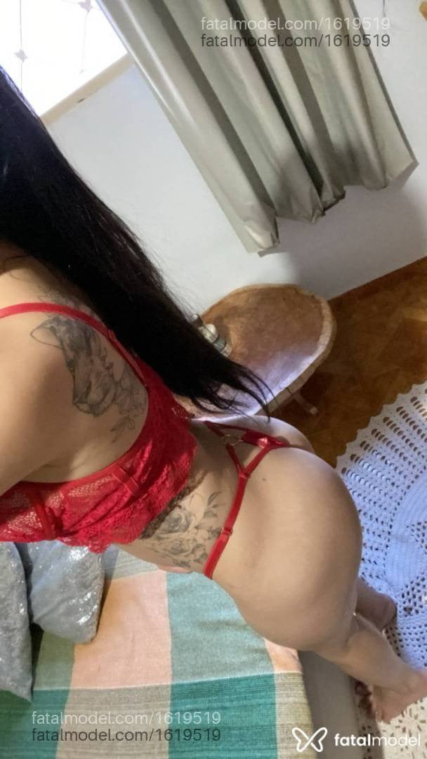 Acompanhante mulher morena (o) de olhos pretos - Helena