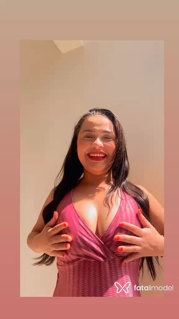 Acompanhante mulher morena (o) de olhos pretos - Helena Acompanhante mulher morena (o) de olhos pretos - Helena