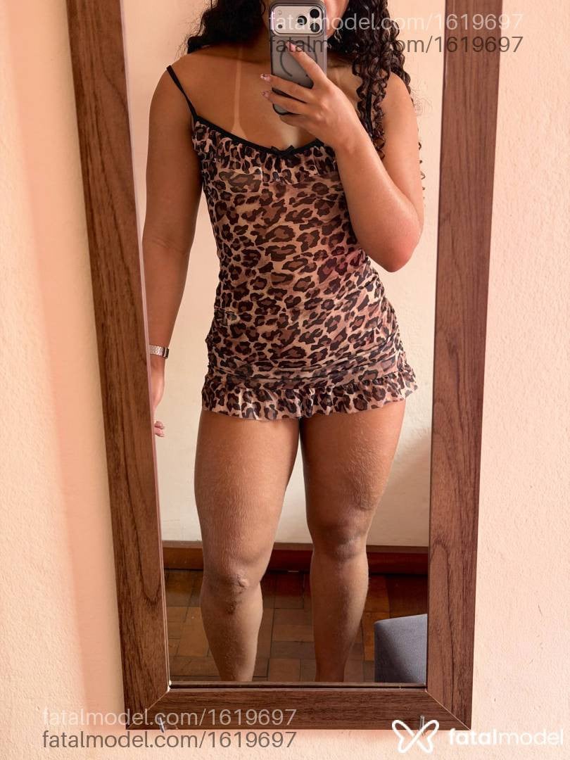 Acompanhante mulher com cabelo castanho de olhos castanhos - Paola Miler