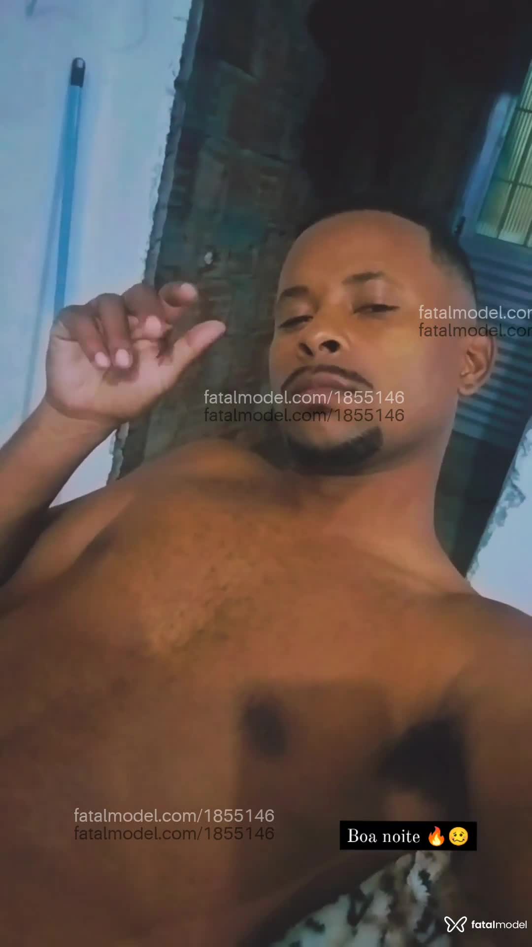 Acompanhante homem com cabelo castanho de olhos mel - Silva Acompanhante homem com cabelo castanho de olhos mel - Silva