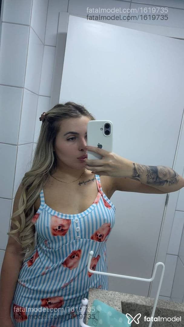 Acompanhante mulher loira (o) de olhos verdes - Vivi