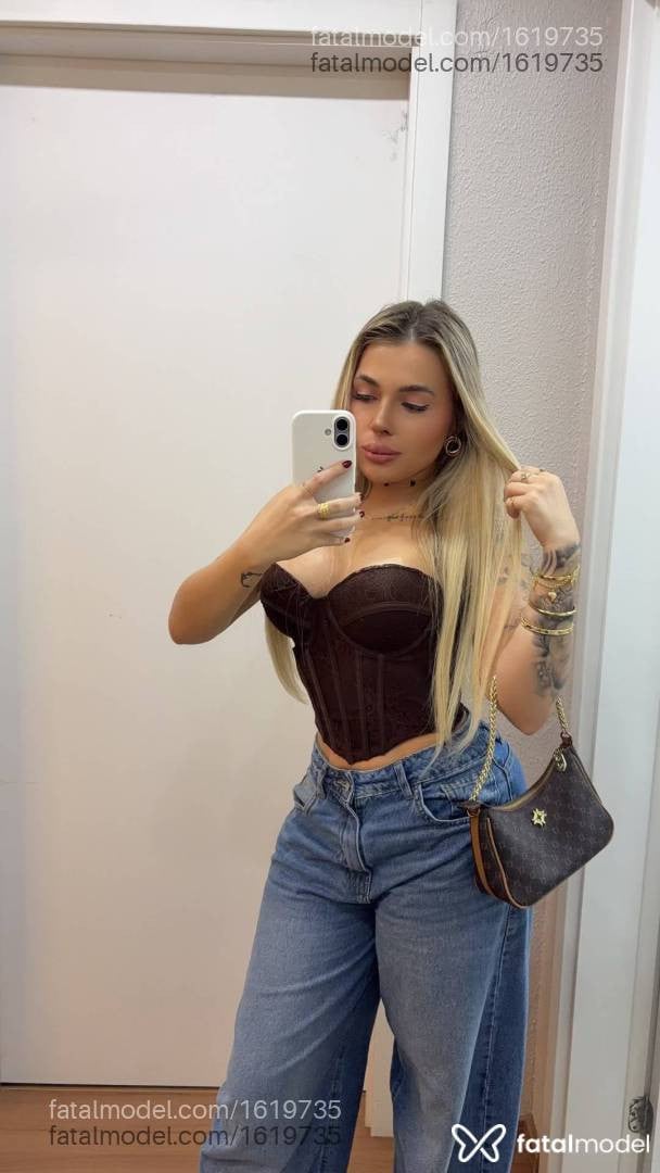 Acompanhante mulher loira (o) de olhos verdes - Vivi