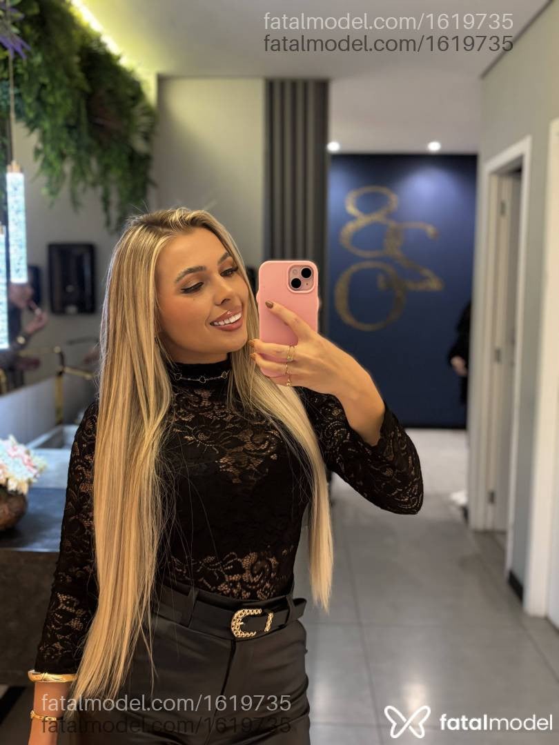Acompanhante mulher loira (o) de olhos verdes - Vivi