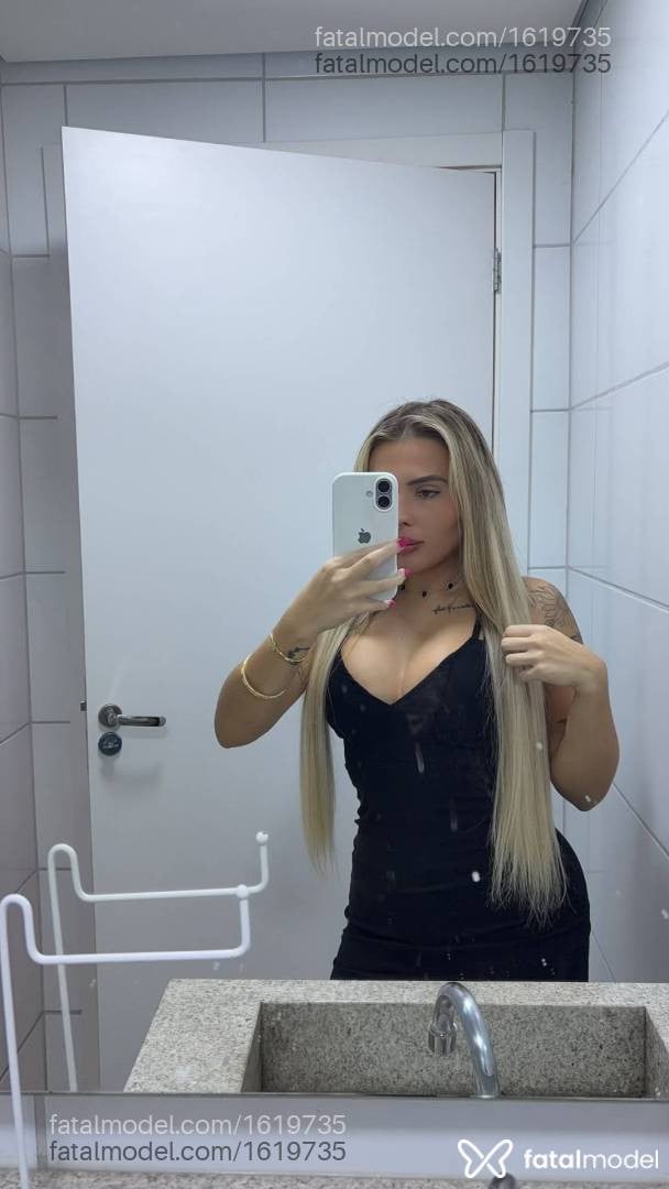 Acompanhante mulher loira (o) de olhos verdes em Novo Hamburgo - Vivi