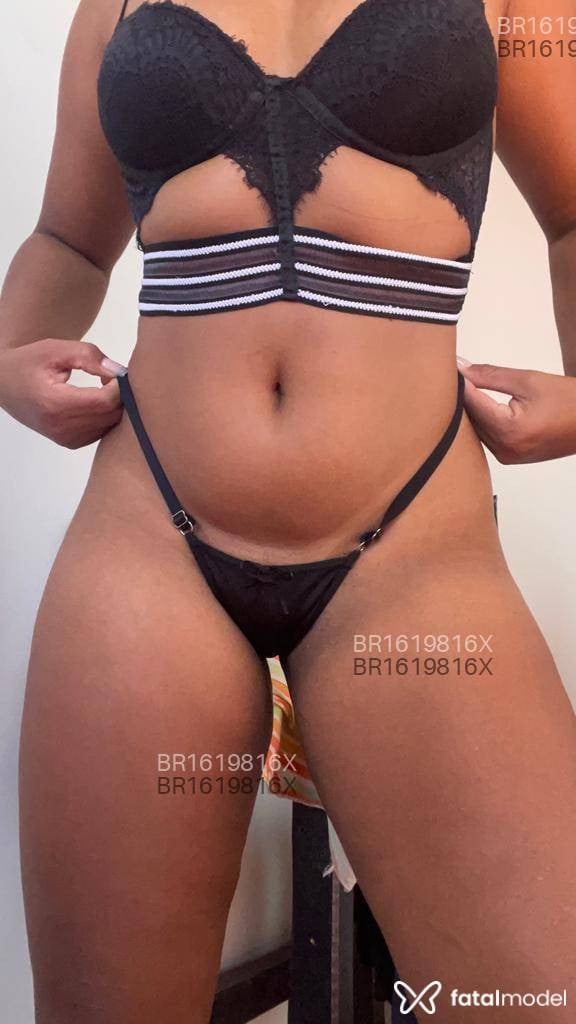 Acompanhante mulher com cabelo castanho de olhos castanhos em Canarana - Sabrina mello