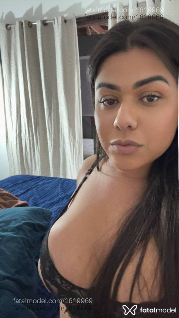 Acompanhante travesti morena (o) de olhos castanhos - Milena