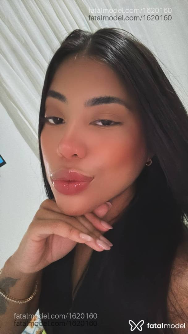 Acompanhante mulher morena (o) de olhos pretos - Luara Gomes