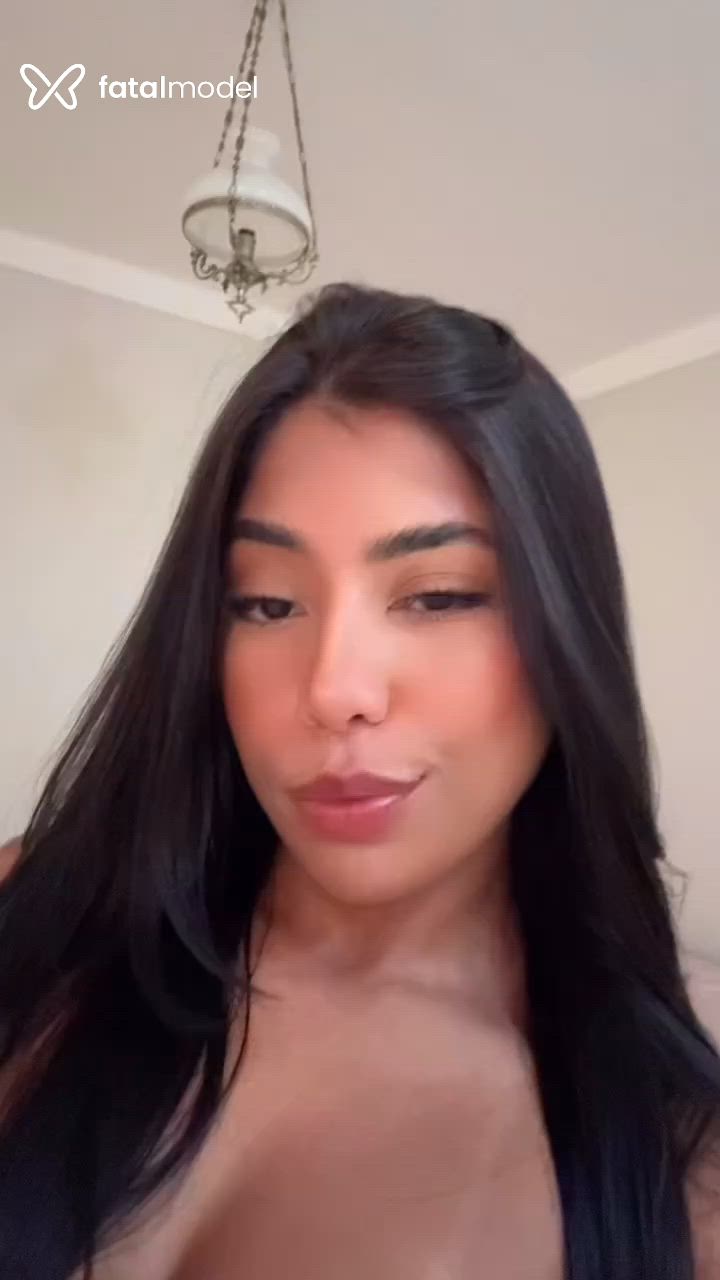 Acompanhante mulher morena (o) de olhos pretos - Luara Gomes Acompanhante mulher morena (o) de olhos pretos - Luara Gomes