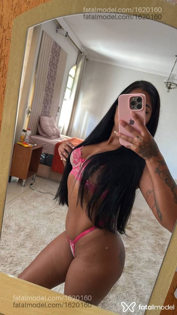 Acompanhante mulher morena (o) de olhos pretos - Luara Gomes