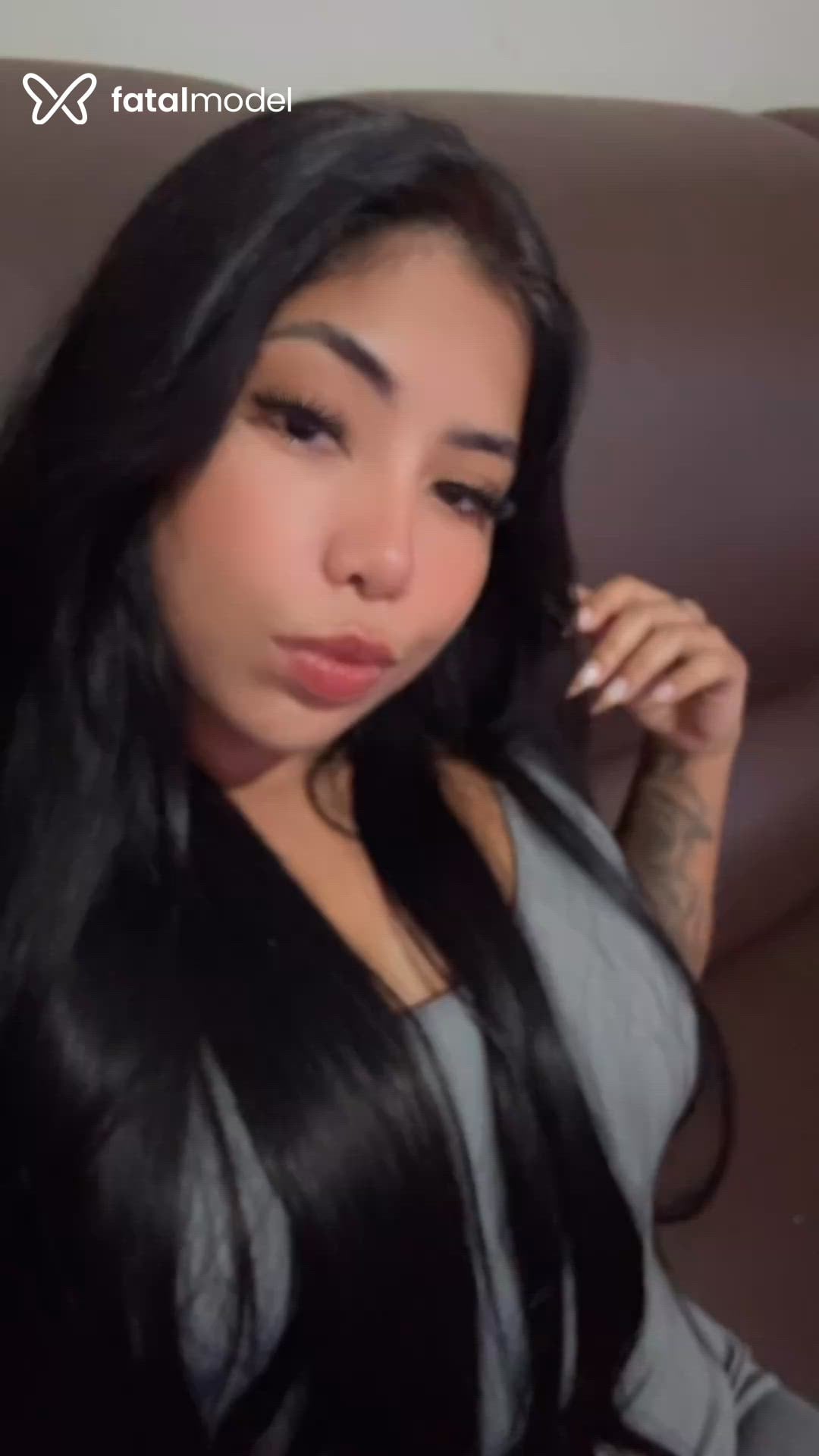 Acompanhante mulher morena (o) de olhos pretos - Luara Gomes